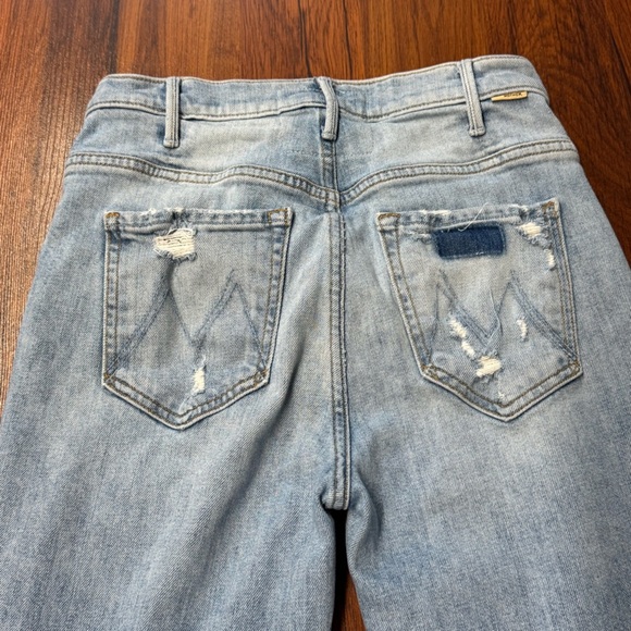 MOTHER The Hustler Ankle Fray Jeans – Size 26 – Distressed Light Wash Denim - Picture 8 of 8